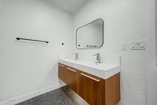 8711 E Latham St, Scottsdale, AZ 85257 - Photo 14