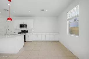 939 E Danbury Dr, Phoenix, AZ 85022 - Photo 10