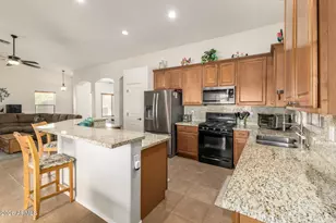 44296 W Desert Plant Trail, Maricopa, AZ 85139 - Photo 2