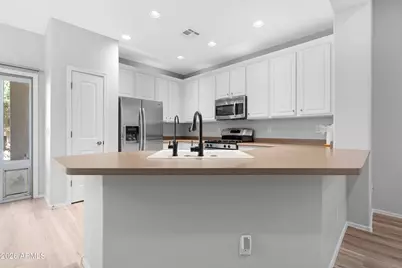 21346 N Klock Court, Maricopa, AZ 85138 - Photo 6