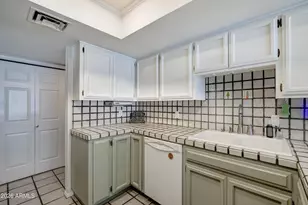 2511 E Shaw Butte Dr, Phoenix, AZ 85028 - Photo 16