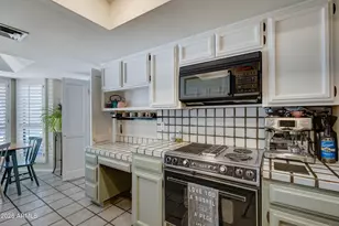 2511 E Shaw Butte Dr, Phoenix, AZ 85028 - Photo 14