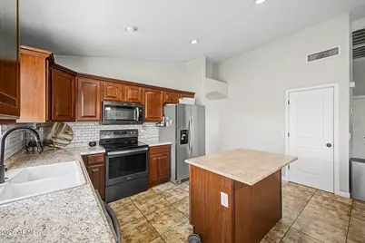 6804 S 43rd Lane, Laveen, AZ 85339 - Photo 12