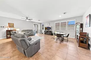11402 S 175th Dr, Goodyear, AZ 85338 - Photo 8