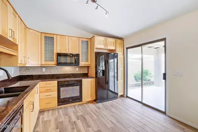 3826 W Park View Lane, Glendale, AZ 85310 - Photo 8