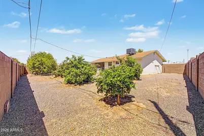 11025 W Florida Avenue, Sun City, AZ 85351 - Photo 10
