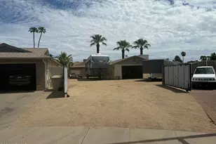 9823 N 48th Dr, Glendale, AZ 85302 - Photo 2