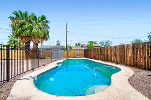 116 E Manhatton Dr, Tempe, AZ 85282 - Photo 2