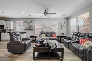 31072 N 136th Ln, Peoria, AZ 85383 - Photo 8