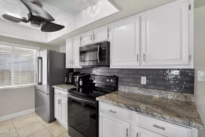 11215 S Tomah Street, Phoenix, AZ 85044 - Photo 8