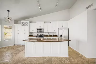 3834 E Windsong Drive, Phoenix, AZ 85048 - Photo 2