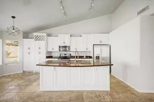 3834 E Windsong Dr, Phoenix, AZ 85048 - Photo 2