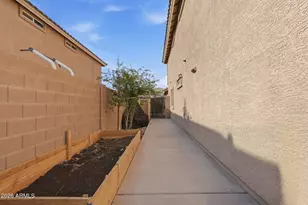 22233 W Desert Bloom St, Buckeye, AZ 85326 - Photo 24