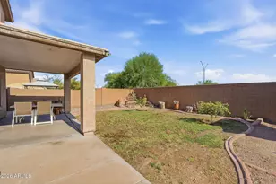 22233 W Desert Bloom St, Buckeye, AZ 85326 - Photo 20