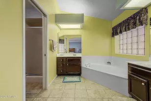 8239 E Navarro Ave, Mesa, AZ 85209 - Photo 22