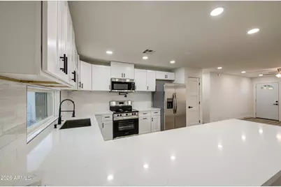 8002 N 42nd Avenue, Phoenix, AZ 85051 - Photo 12