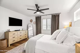 901 E Berridge Ln, Phoenix, AZ 85014 - Photo 14