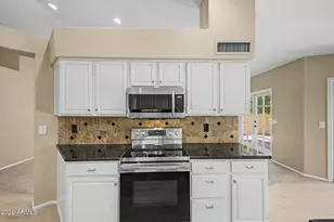 284 W Vera Ln, Tempe, AZ 85284 - Photo 14