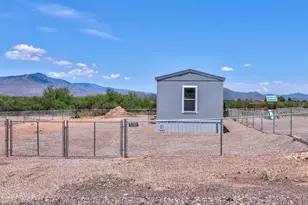3162 W Century Dr, Benson, AZ 85602 - Photo 2