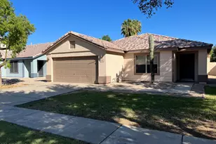 434 W Fabens Ln, Gilbert, AZ 85233 - Photo 2
