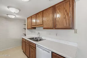 4256 N 82nd St, Scottsdale, AZ 85251 - Photo 8