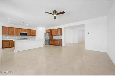 33259 N Zinfandel Street, San Tan Valley, AZ 85143 - Photo 2