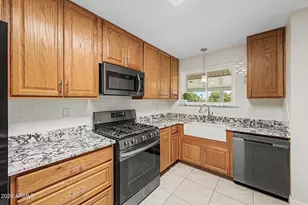 11101 W Virgo Ct, Sun City, AZ 85351 - Photo 10