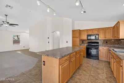 2877 E Crescent Way, Gilbert, AZ 85298 - Photo 8