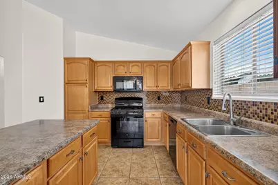 2877 E Crescent Way, Gilbert, AZ 85298 - Photo 12