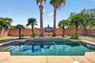 2877 E Crescent Way, Gilbert, AZ 85298 - Photo 2