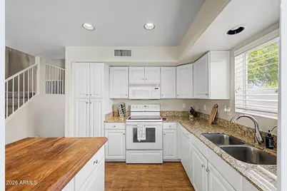 2211 E Williams Drive E, Phoenix, AZ 85024 - Photo 14