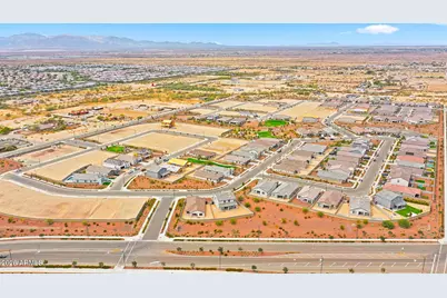 17234 W Sutherland Way, Surprise, AZ 85387 - Photo 4