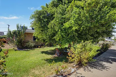 3801 E Amelia Avenue, Phoenix, AZ 85018 - Photo 2