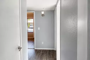 2031 E Vista Dr, Phoenix, AZ 85022 - Photo 12