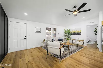 2526 E Behrend Drive, Phoenix, AZ 85050 - Photo 4