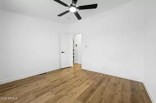 2526 E Behrend Dr, Phoenix, AZ 85050 - Photo 20