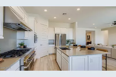 9631 W Whitton Avenue, Phoenix, AZ 85037 - Photo 4