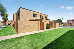 948 S Alma School Rd, Mesa, AZ 85210 - Photo 1