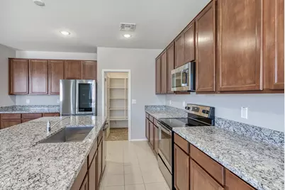 8410 W Palmaire Avenue, Glendale, AZ 85305 - Photo 8