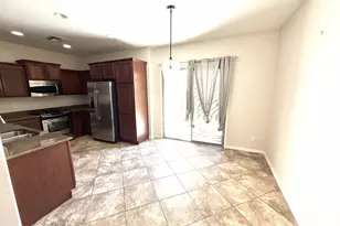 3975 E Melinda Dr, Phoenix, AZ 85050 - Photo 4