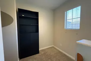 3975 E Melinda Dr, Phoenix, AZ 85050 - Photo 16