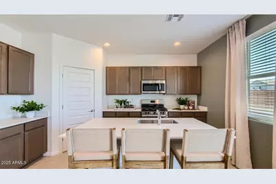 9614 W Mitchell Drive, Phoenix, AZ 85037 - Photo 4