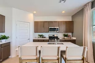 9614 W Mitchell Dr, Phoenix, AZ 85037 - Photo 4