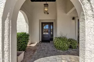 5712 E Windrose Dr, Scottsdale, AZ 85254 - Photo 2