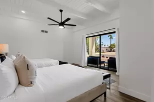 5712 E Windrose Dr, Scottsdale, AZ 85254 - Photo 10
