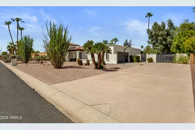 5712 E Windrose Drive, Scottsdale, AZ 85254 - Photo 8