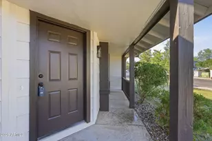 868 N Jesse St, Chandler, AZ 85225 - Photo 8