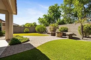 15772 W Shaw Butte Dr, Surprise, AZ 85379 - Photo 6