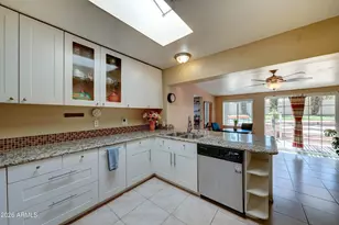 2545 E Vista Dr, Phoenix, AZ 85032 - Photo 8
