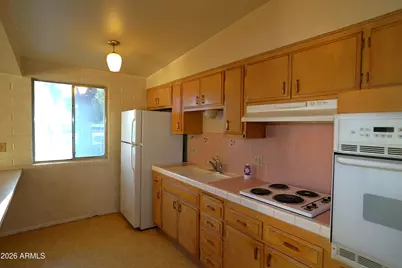 10407 W Peoria Avenue, Sun City, AZ 85351 - Photo 8